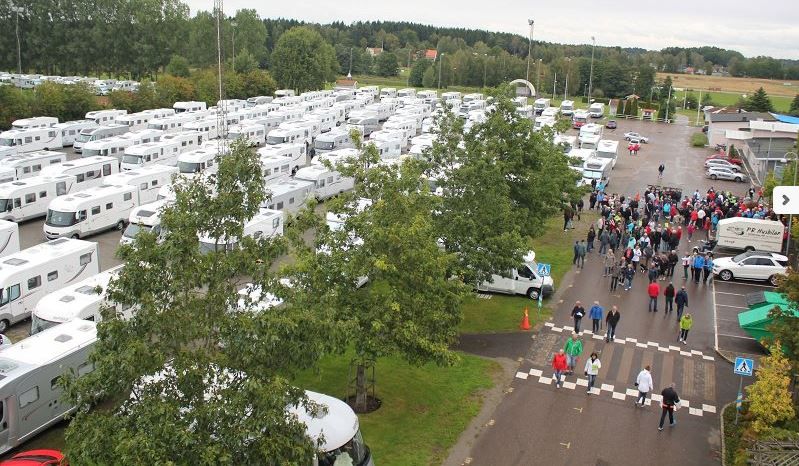 En imponerande samling bilar som alla är sålda av PR husbilar