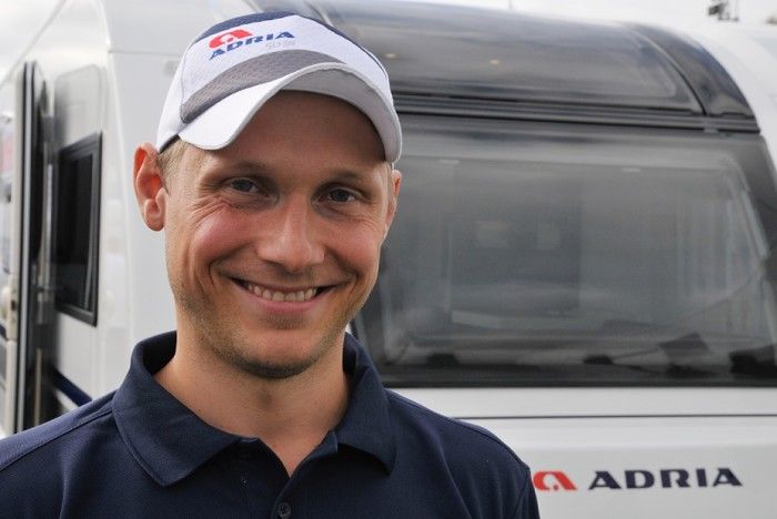 Peter Blomqvist, vd på Adria Caravan AB, har fått fabriken i Slovenien att anpassa sin produktion för att hinna få fram årets nyheter till Stora Nolia. Nästa år kommer även SCR, region norr att delta på mässan.
