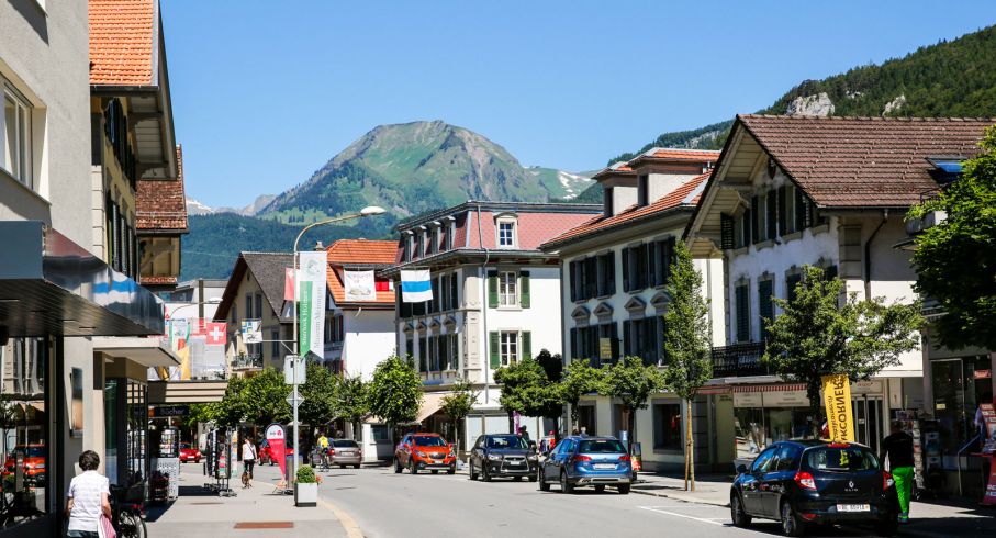 Meiringen är ett litet samhälle i det schweiziska alplandskapet.