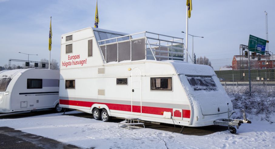 Parkerad utmed E4:an är det många som ser vagnen varje dag.