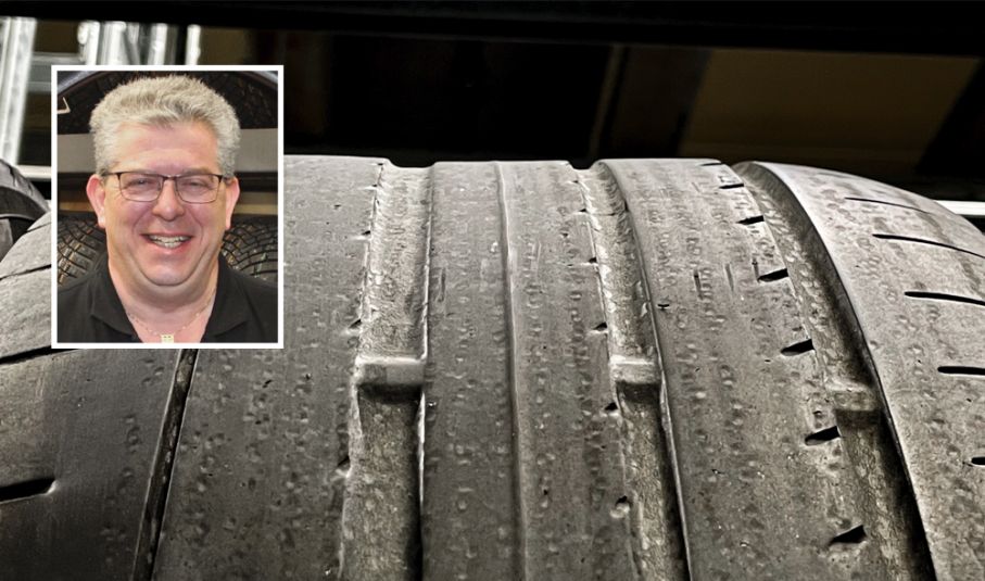 HP Adlung ger sina bästa råd om sommardäck inför övergången från vinterdäck, vid månadsskiftet mars-april. närbild på sommardäck slitet man med gått hår och glasögon