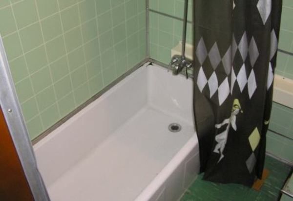 och självklart ett badkar. Vem kan skryta med det i dagens husvagnar?