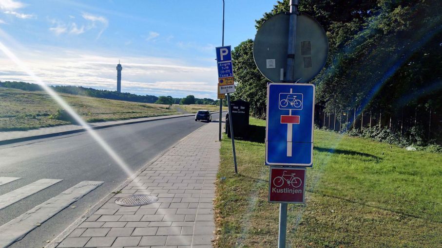 Kontrollera vägskyltar innan så de inte har ändrat.