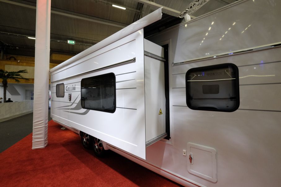 Slide out på husvagn är ovanligt. Finns i Bergholms monter i hall D.