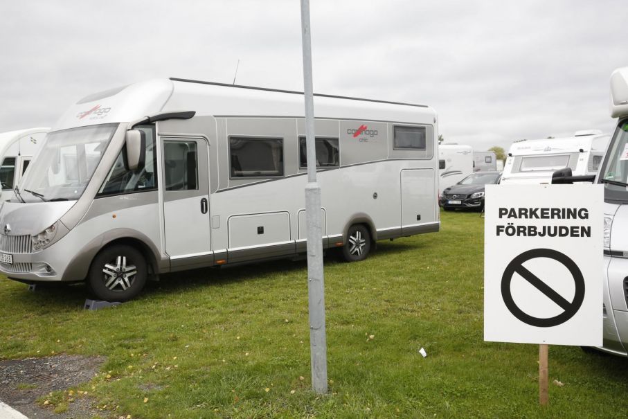 Parkering förbjuden, endast camping tillåten?