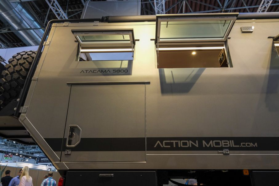 Action mobil bygger egna fönster.