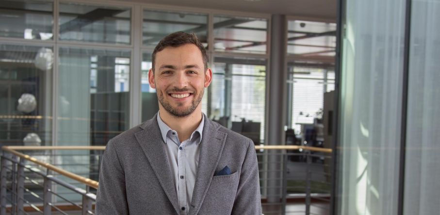 Så här ser Alexander Wottrich ut, nummer tre i faniljeföretagets generationsstege