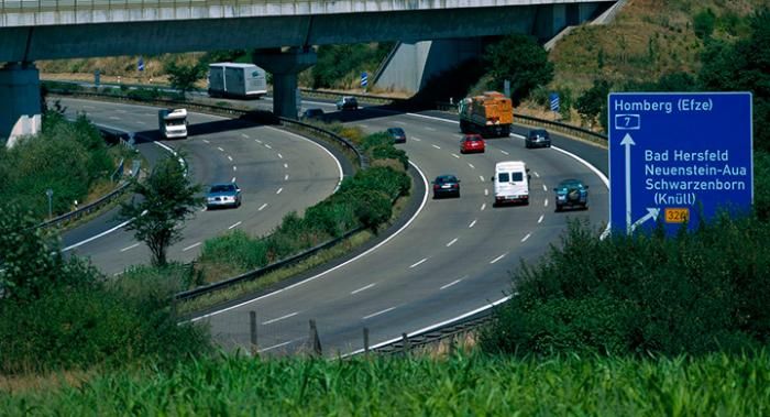 Tysk minister har föreslagit säljstopp på förbränningsmotorer från och med 2030.