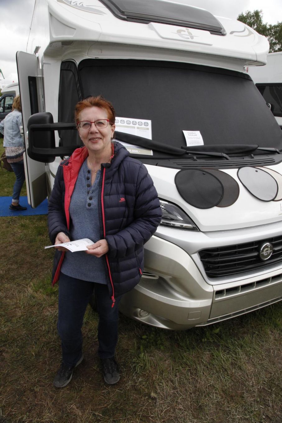 Comfort Solskydd från www.rvmasters.se var en intressant nyhet som sys av Ingrid Holsderver. Det är ingen insyn men man ser ut.