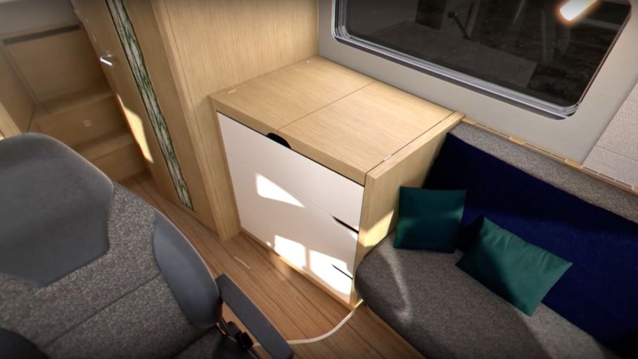 Köket är en kombination av sideboard och kök. Så här ser det ut hopfällt