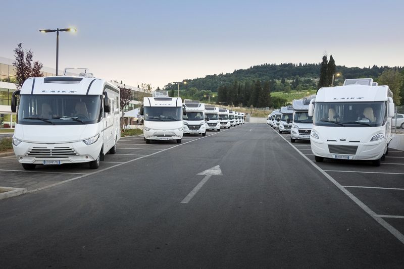 Helitegrerade Laika Ecovip till vänster och storasyskonet Kreos till höger. Tanken är att Ecovip ska likna Kreos, Laika har onekligen lyckats med det.